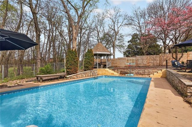 12914 W 69th Street, Shawnee, KS 66216