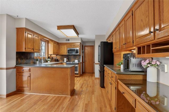 12914 W 69th Street, Shawnee, KS 66216