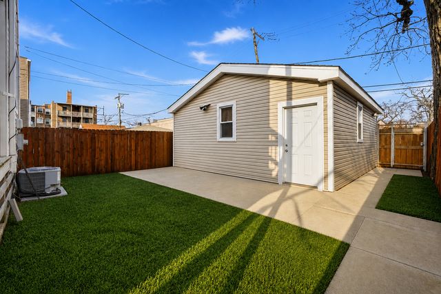 6225 S Seeley Avenue, Chicago, IL 60636