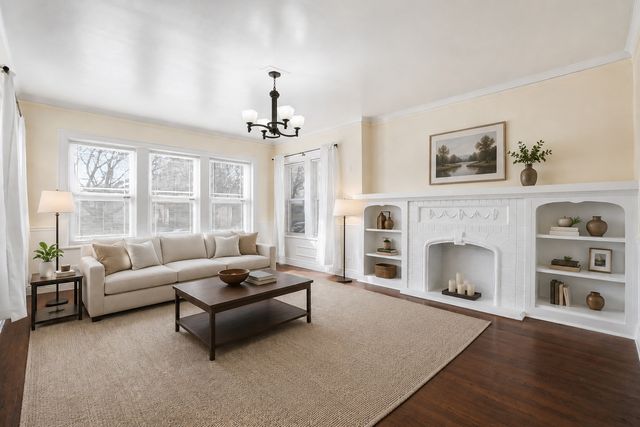 6225 S Seeley Avenue, Chicago, IL 60636
