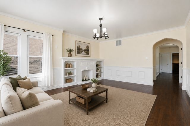 6225 S Seeley Avenue, Chicago, IL 60636