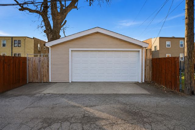 6225 S Seeley Avenue, Chicago, IL 60636
