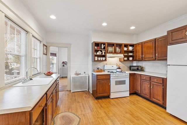 10-12 Otis St, Fitchburg, MA 01420