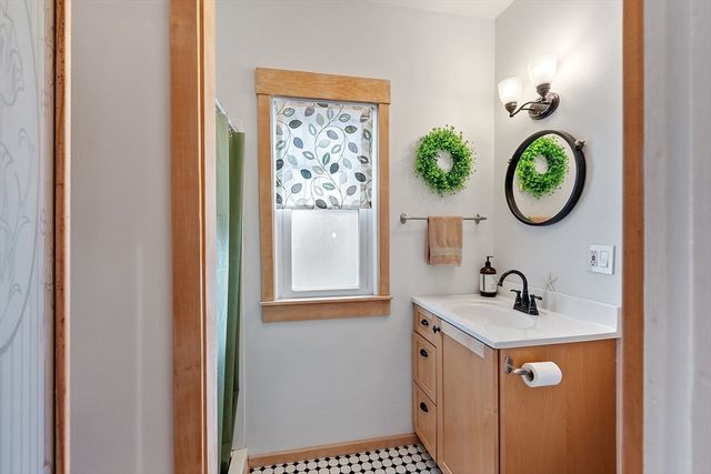 10-12 Otis St, Fitchburg, MA 01420