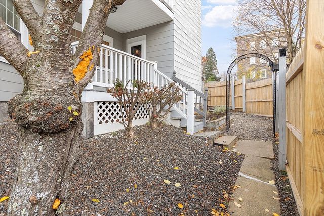 10-12 Otis St, Fitchburg, MA 01420