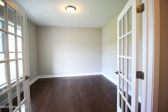 15a Wyatt's Way, Clifton Park, NY 12065