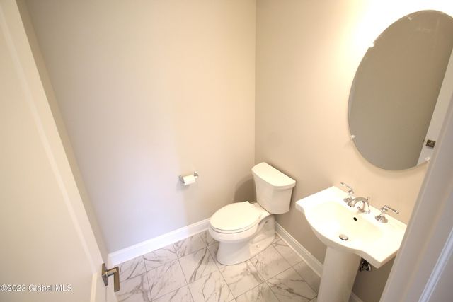 15a Wyatt's Way, Clifton Park, NY 12065