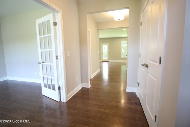 15a Wyatt's Way, Clifton Park, NY 12065