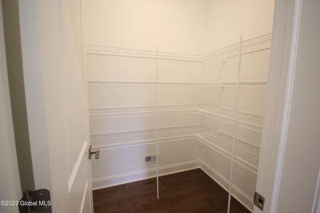 15a Wyatt's Way, Clifton Park, NY 12065