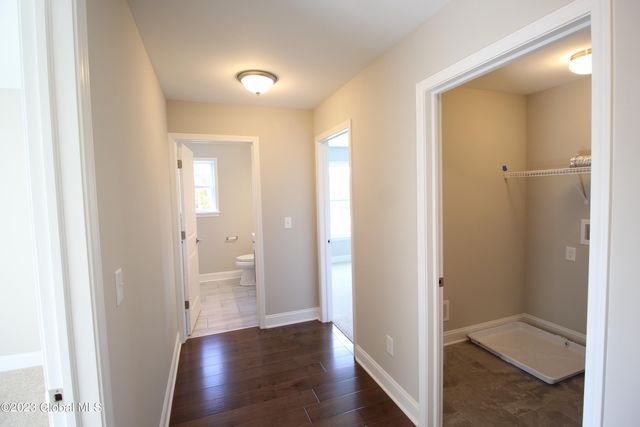 15a Wyatt's Way, Clifton Park, NY 12065