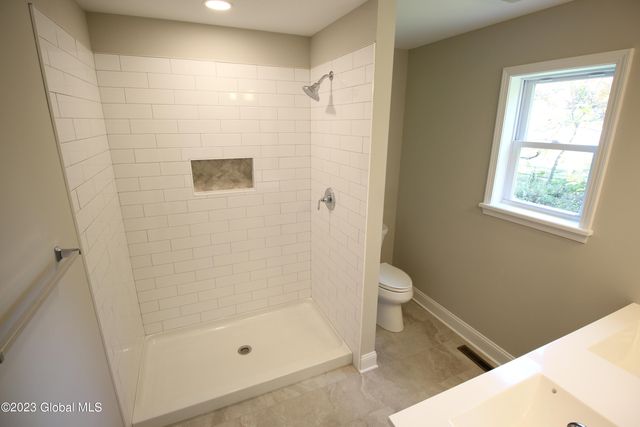 15a Wyatt's Way, Clifton Park, NY 12065