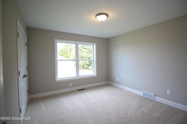 15a Wyatt's Way, Clifton Park, NY 12065