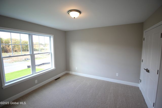 15a Wyatt's Way, Clifton Park, NY 12065