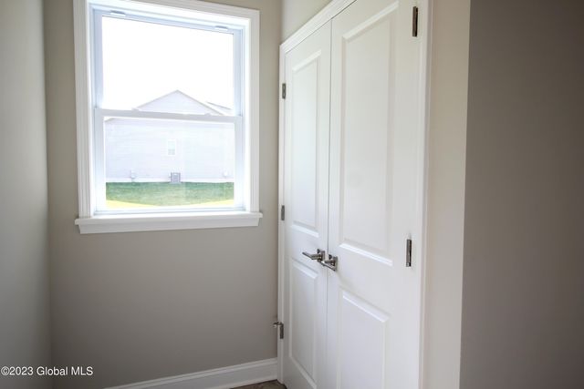 15a Wyatt's Way, Clifton Park, NY 12065