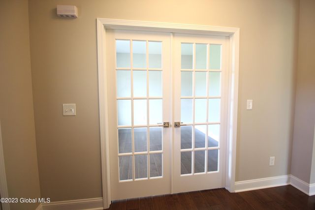 15a Wyatt's Way, Clifton Park, NY 12065