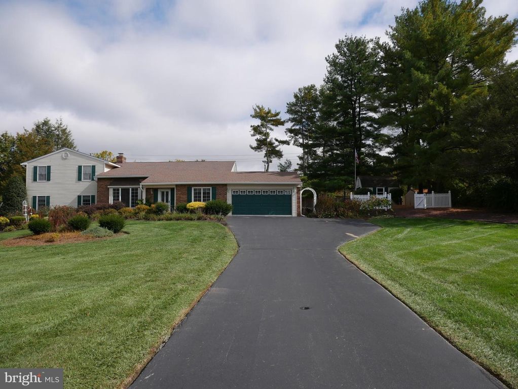 2511 CEDARHURST DR, Reisterstown, MD 21136