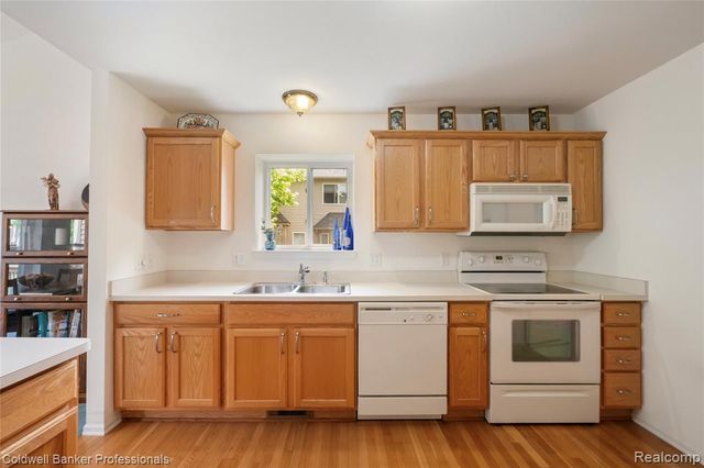 8178 Springdale Drive, White Lake, MI 48386