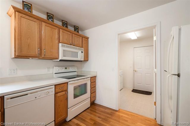 8178 Springdale Drive, White Lake, MI 48386
