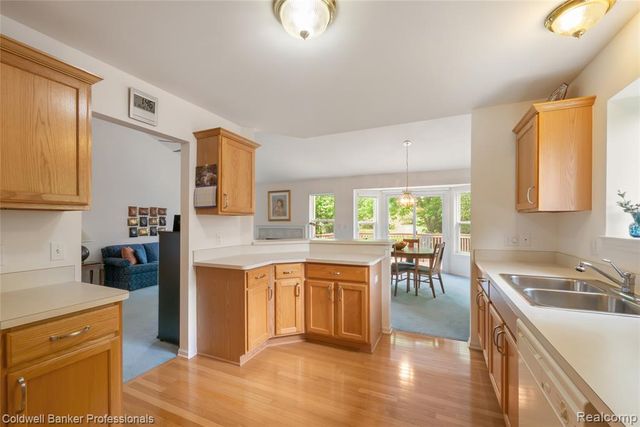 8178 Springdale Drive, White Lake, MI 48386