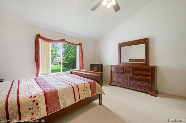 8178 Springdale Drive, White Lake, MI 48386
