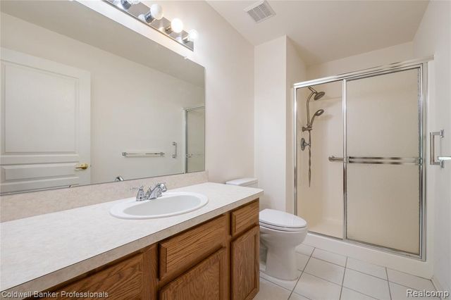 8178 Springdale Drive, White Lake, MI 48386