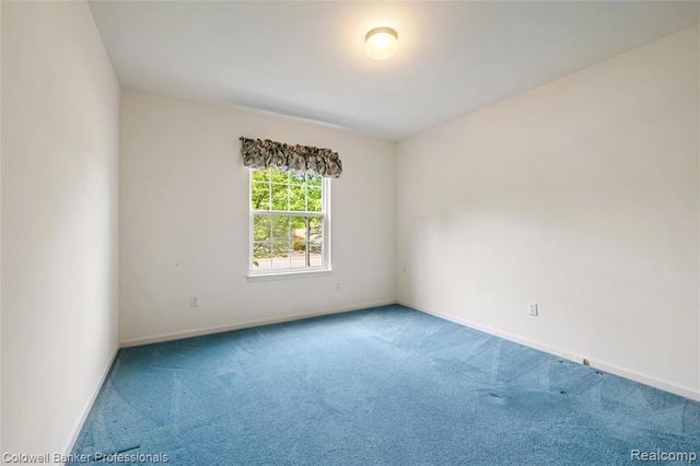 8178 Springdale Drive, White Lake, MI 48386