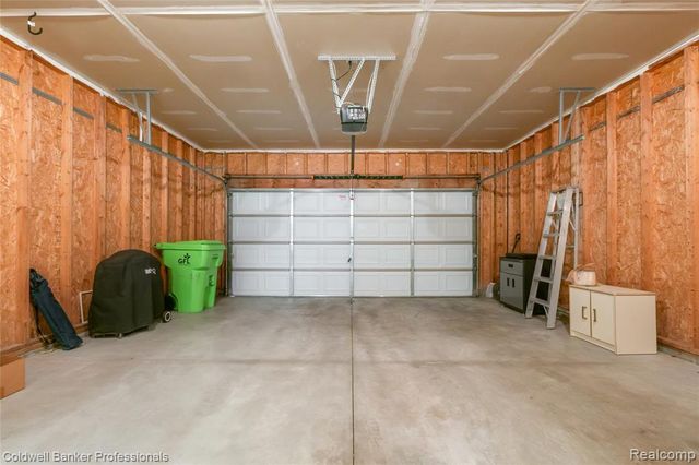 8178 Springdale Drive, White Lake, MI 48386