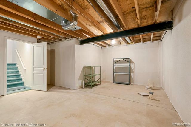 8178 Springdale Drive, White Lake, MI 48386