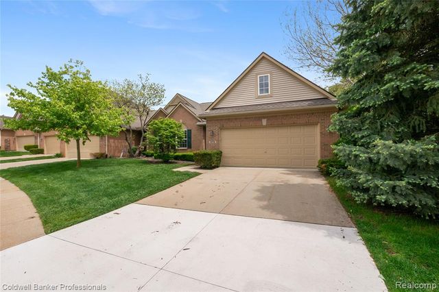 8178 Springdale Drive, White Lake, MI 48386