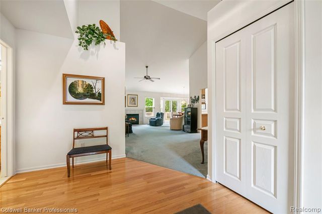 8178 Springdale Drive, White Lake, MI 48386