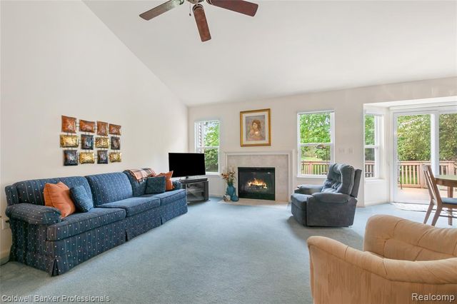 8178 Springdale Drive, White Lake, MI 48386