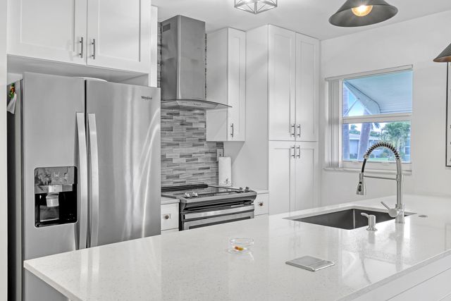 245 Main Boulevard B, Boynton Beach, FL 33435