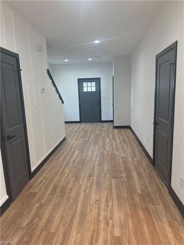 120 E Kelly AVE, Hampton, VA 23663