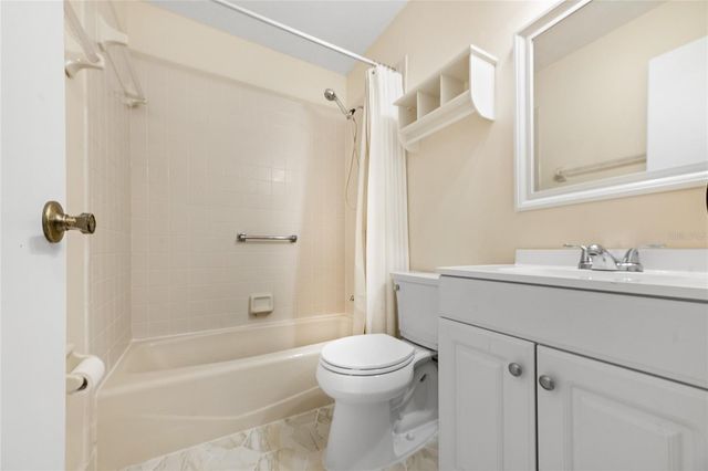 15 VILLAGE CIRCLE 15, Palm Coast, FL 32164