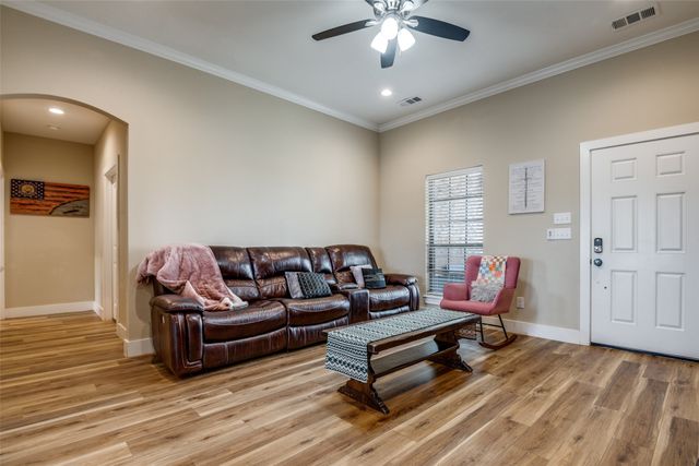 2234 Westpoint Circle, Terrell, TX 75161