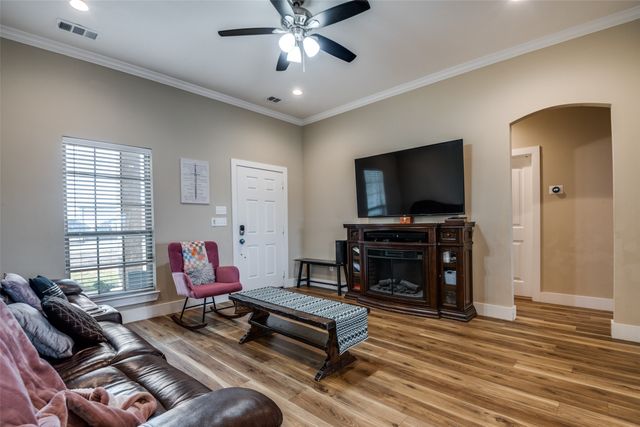 2234 Westpoint Circle, Terrell, TX 75161