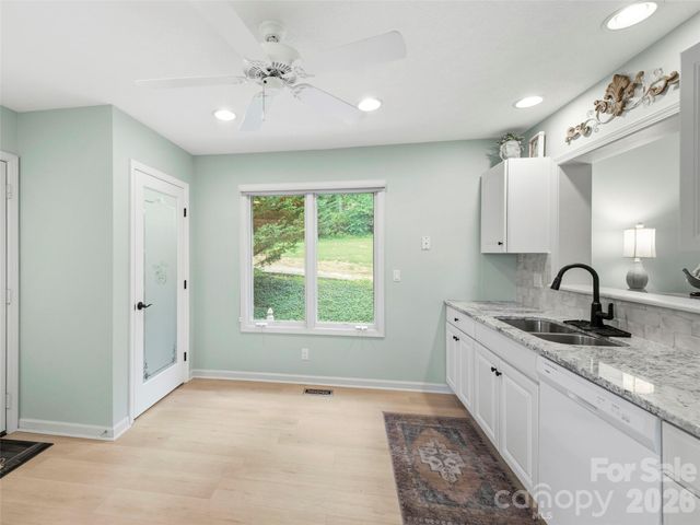 83 Laurel Ridge Place, Hendersonville, NC 28739
