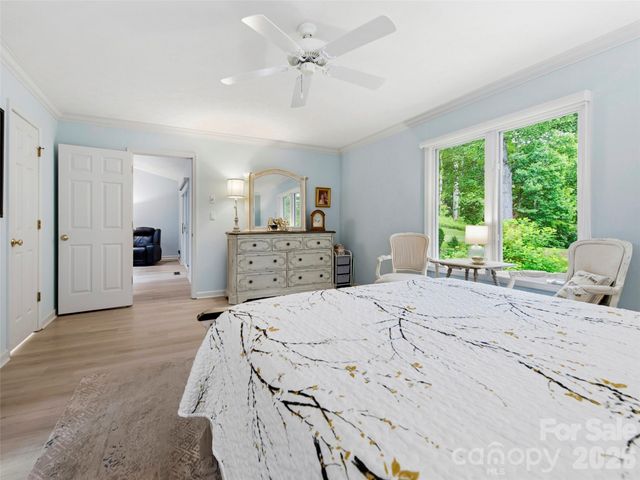83 Laurel Ridge Place, Hendersonville, NC 28739