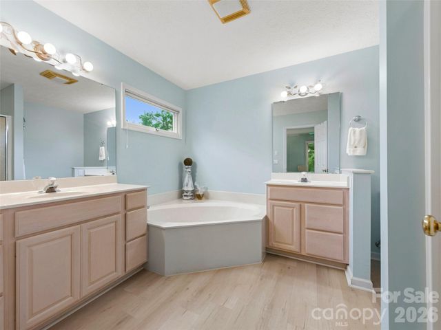 83 Laurel Ridge Place, Hendersonville, NC 28739
