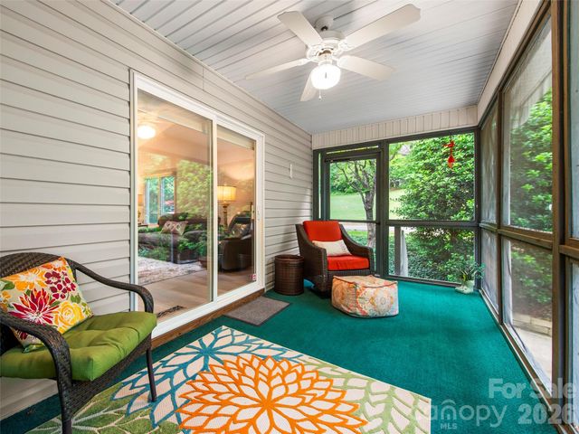 83 Laurel Ridge Place, Hendersonville, NC 28739