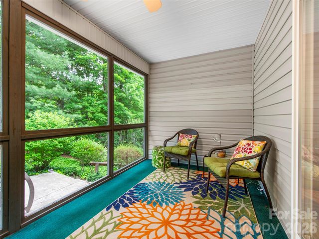83 Laurel Ridge Place, Hendersonville, NC 28739