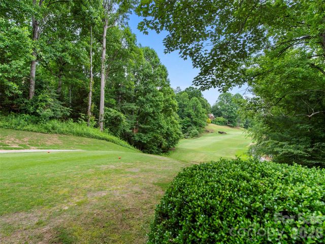 83 Laurel Ridge Place, Hendersonville, NC 28739