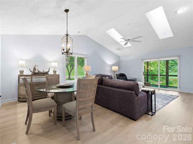 83 Laurel Ridge Place, Hendersonville, NC 28739