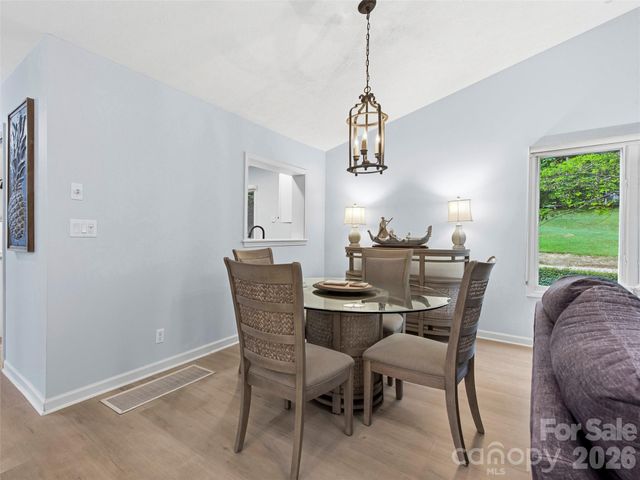 83 Laurel Ridge Place, Hendersonville, NC 28739
