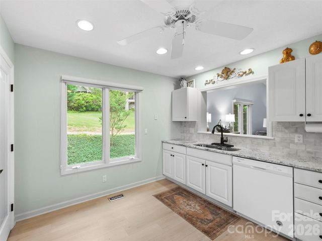 83 Laurel Ridge Place, Hendersonville, NC 28739