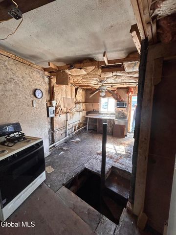 1679 Broadway, Schenectady, NY 12306