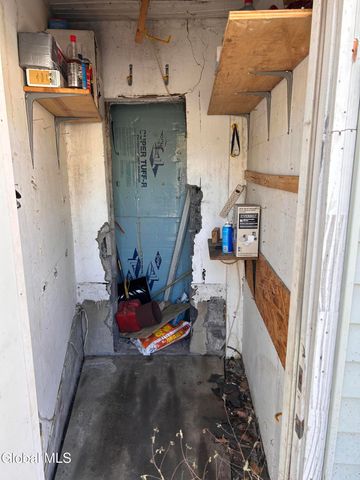 1679 Broadway, Schenectady, NY 12306