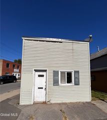 1679 Broadway, Schenectady, NY 12306