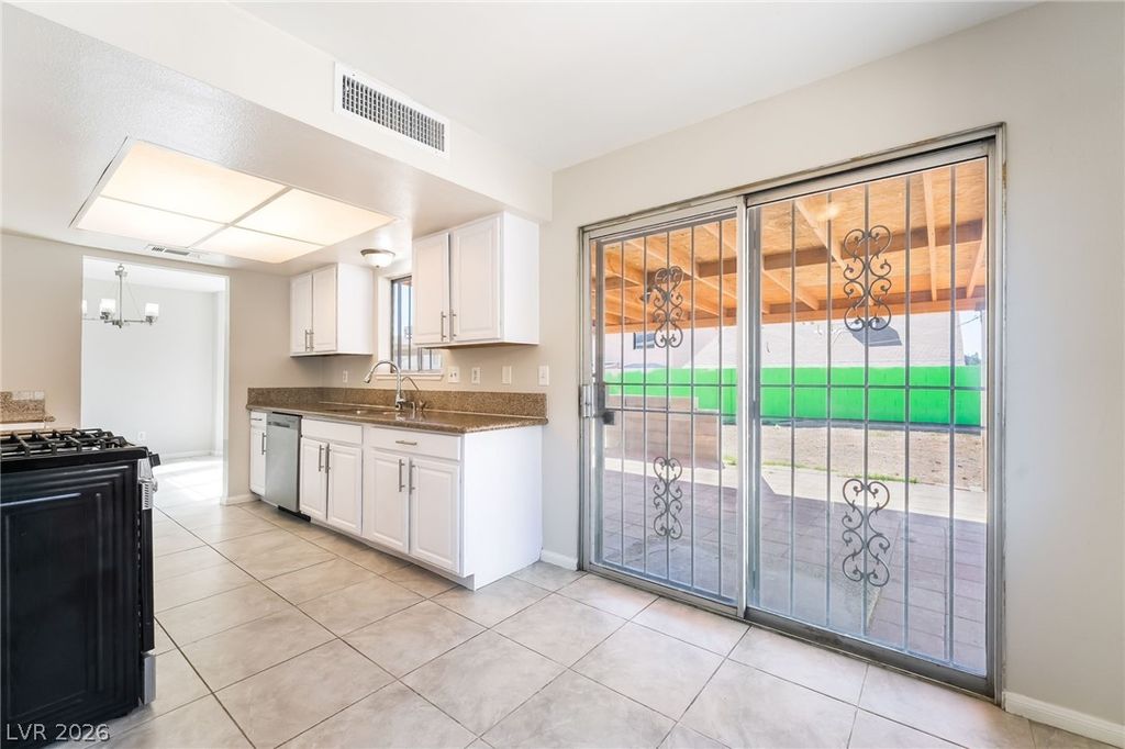 Image 11 of property listing at 3845 Kellogg Avenue, Las Vegas, NV 89115