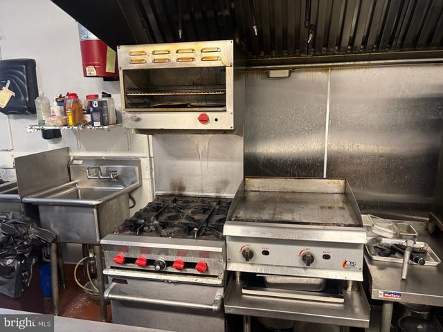 1454 S NEWKIRK ST, Philadelphia, PA 19146